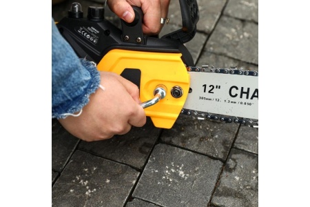 Цепная аккумуляторная пила DEKO dkchs 20 в кейсе, 20 в, 2x4.0 ач, зарядное устройство 3638 063-4356