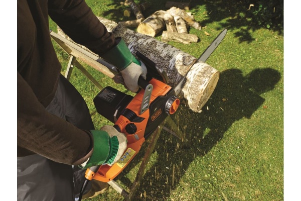 Электрическая цепная пила Black+Decker CS2245