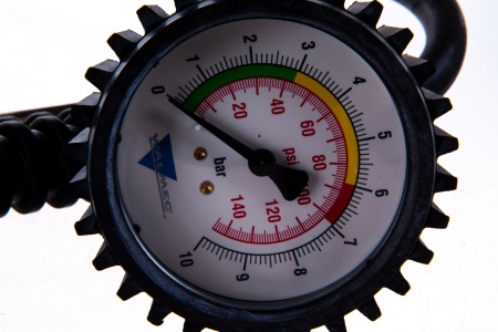 Пистолет для накачки шин с манометром и шлангом WALMEC 100 см 50182 SUPER PG