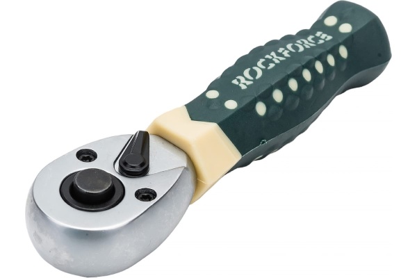 Реверсивная короткая трещотка с резиновой ручкой ROCKFORCE RF-802219 Реверсивная короткая трещотка с резиновой ручкой ROCKFORCE RF-802219
