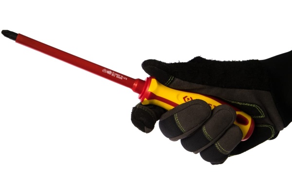 Диэлектрическая крестовая отвертка Pozidriv №3, 150мм KING TONY 14780306