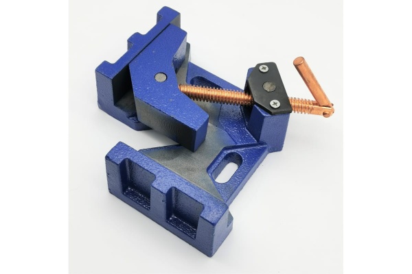 Угловые тиски BESTE 4", чугунные AC01101237