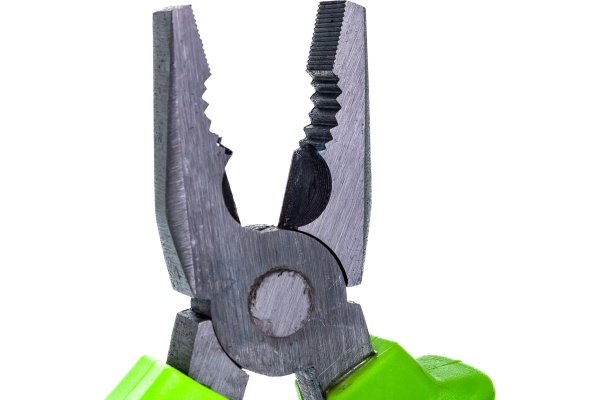 Комбинированные плоскогубцы СИБРТЕХ 180 мм, двухкомпонентные рукоятки 17051