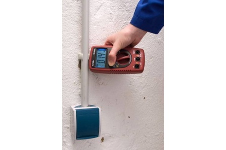 Цифровой мультиметр с сенсором напряжение и фонариком TESTBOY 2200