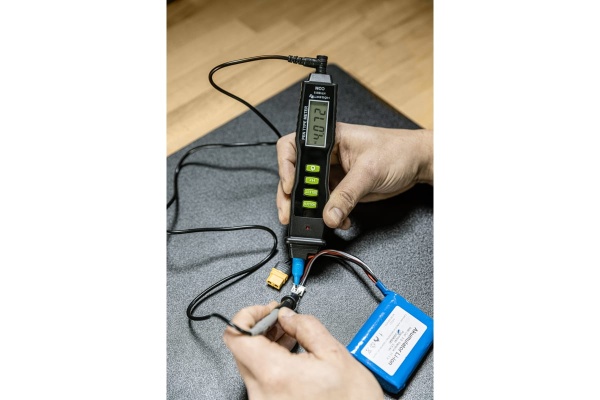 Цифровой мультиметр HOEGERT TECHNIK HOEGERT Smart All-in HT1E615