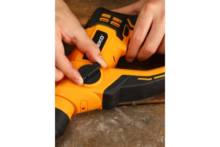 Аккумуляторный перфоратор DEKO DKCH20 20В, 2x2.0Ач, в кейсе, с патроном CH02 063-4412