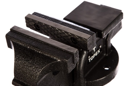 Слесарные тиски с наковальней и закаленными губками TOPEX 07A110