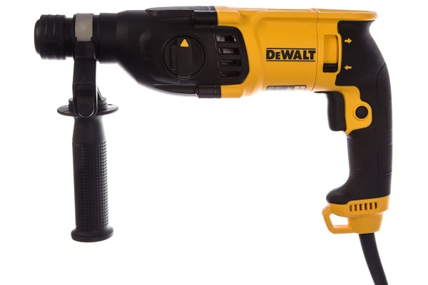 Перфоратор DEWALT SDS-plus D25133B