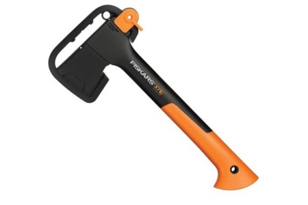 Промонабор Fiskars: топор Х7 + воблер 1023886