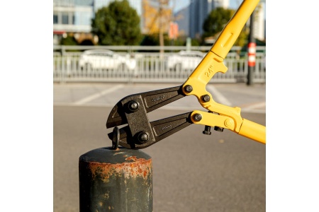 Болторез DELI dl2636 900 мм, максимальный диаметр 12 мм, прорезиненные рукояти 98469