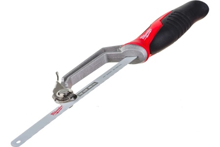 Компактная ножовка Milwaukee 48220012