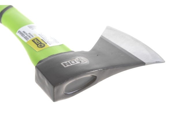 Кованый топор с фибергласовой рукояткой ON 800г 06-03-005