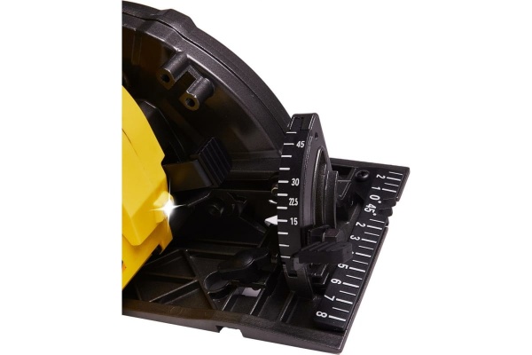 Аккумуляторная циркулярная пила по металлу Milwaukee M18 FMCS66-121C FUEL 66 мм 4933472111