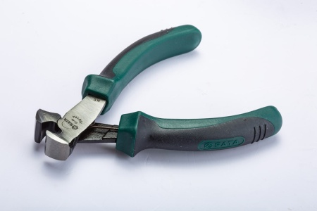 Миниатюрные торцевые кусачки 4 дюйма Sata 70616A