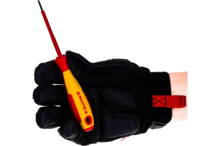 Отвертка для винтов со шлицевой головкой KNIPEX KN-982025