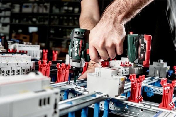 Импульсный винтоверт Metabo PowerMaxx SSD 12 BL 601115800 Импульсный винтоверт Metabo PowerMaxx SSD 12 BL 601115800