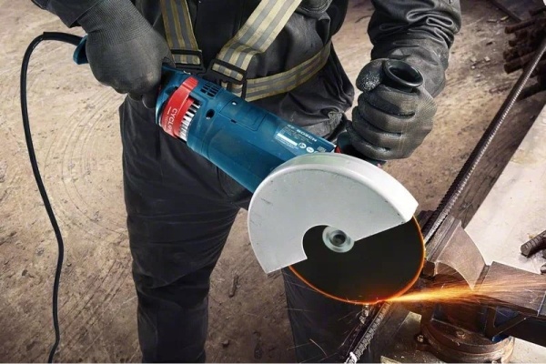Угловая шлифмашина Bosch GWS 24-230 JZ 06018C3300