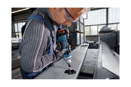 Аккумуляторная прямая шлифмашина Bosch GGS 18 V-LI 0.601.9B5.300