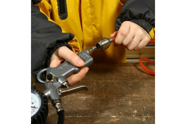 Пистолет для накачки с манометром DEKO DKTG01 018-1126