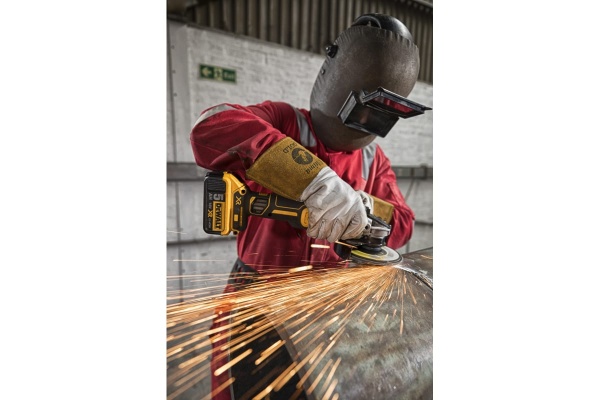 Бесщеточная угловая шлифмашина DEWALT DCG405NT