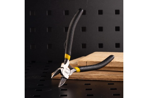 Мини-бокорезы DELI dl2715 125 мм, высокоуглеродистая сталь, твердость 56-60hrc, противоскользящая рукоять 119051