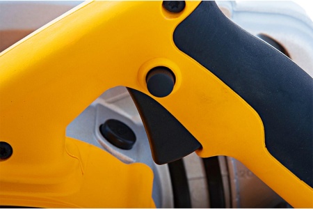 Дисковая пила DeWALT D 23550