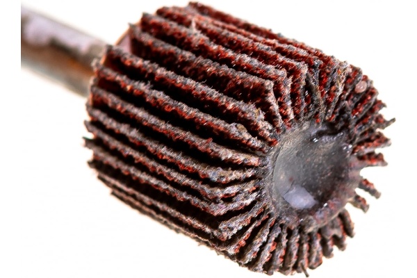 Круг лепестковый (20x20x6 мм; Р60) для дрели MATRIX 74101