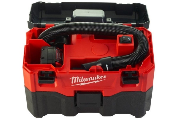 Пылесос для влажной и сухой уборки Milwaukee M18 VC2 4933464029