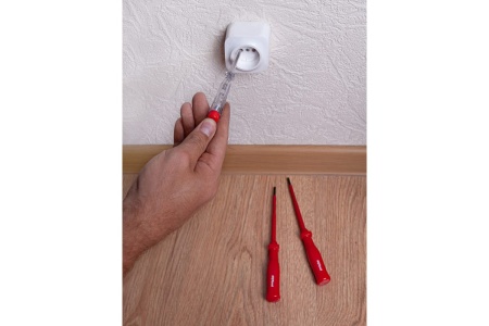 Набор диэлектрических отверток 3 предмета с тестером AV Steel AV-495103