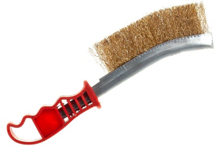 Корщетка КУРС с изогнутой пластиковой ручкой, латунированная, тип В 38408