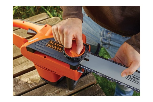 Электрическая цепная пила Black+Decker CS2040