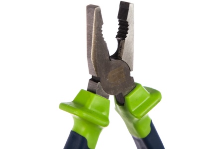 Комбинированные плоскогубцы СИБРТЕХ 180 мм, двухкомпонентные рукоятки 17051