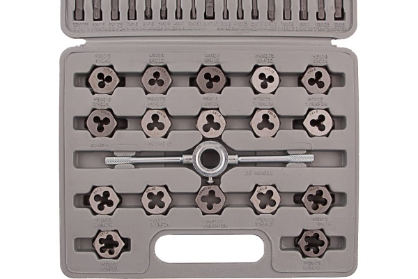 Набор метчиков и плашек SPARTA М3-М12, плашко-метчикодержатель, 40 предметов, в пластиковом боксе 773155