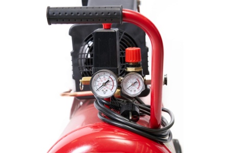 Поршневой компрессор ROSSVIK 260л/мин, 8бар, ресивер 50л, 220В/1,8кВт СБ4/С-50.J1048В