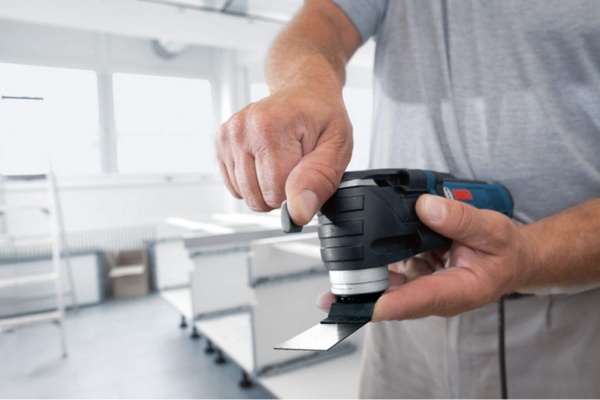 Резак реноватор Bosch GOP 300 SCE 0.601.230.500