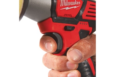 Аккумуляторная полировальная машина Milwaukee M12 BPS-0 4933447791