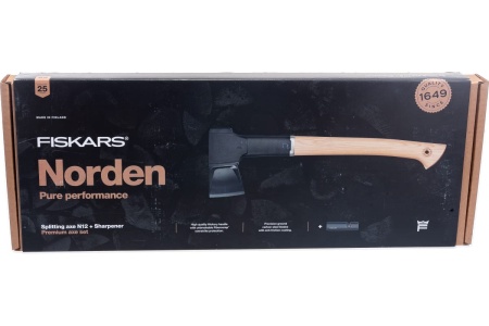 Набор Fiskars: топор Norden N12 NC COC 021366 FSC Mix + точилка 1052277