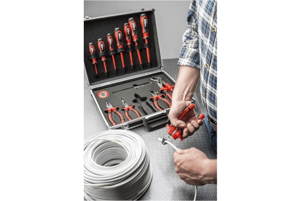Набор инструмента 1000В 13шт NEO Tools 01-300