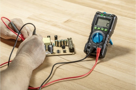 Цифровой профессиональный мультиметр HOEGERT TECHNIK HT1E600