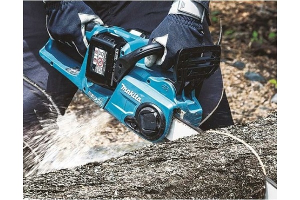 Цепная пила Makita LXT DUC303Z