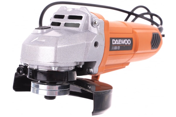 Углошлифовальная машина DAEWOO DAG 650-125 Углошлифовальная машина DAEWOO DAG 650-125