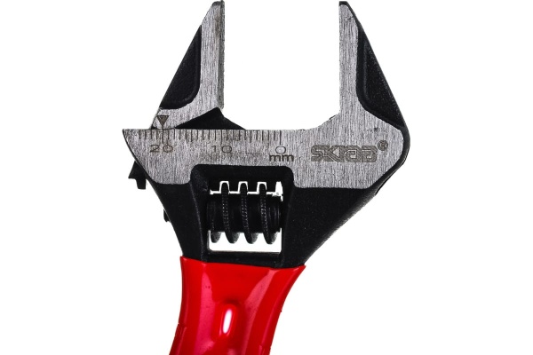 Разводной ключ SKRAB с тонкими губками 115мм Короткий RED 0-24mm 23525 Разводной ключ SKRAB с тонкими губками 115мм Короткий RED 0-24mm 23525