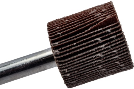 Валик лепестковый со шпинделем (20x20x6 мм; P240) GLOB ЛВШ20x20x6P240