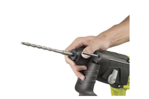 Перфоратор Ryobi ERH710RSC 5133000653