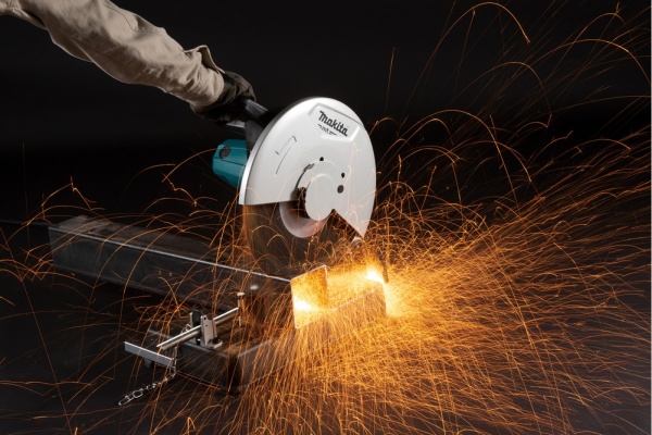 Монтажная пила Makita M2402