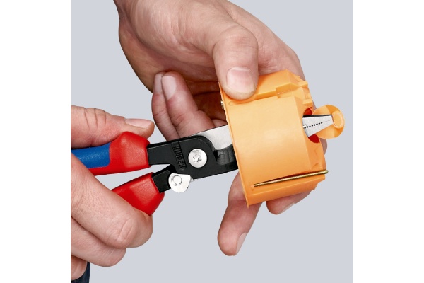 Электромонтажные клещи KNIPEX 6-в-1, зачистка: 0.75 - 1.5 + 2.5 мм, L-200 мм KN-1392200SB