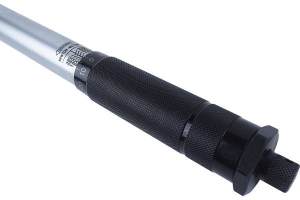 Динамометрический ключ JTC 3/4" усилие затяжки 80-430 Нм, длина 675 мм 6905