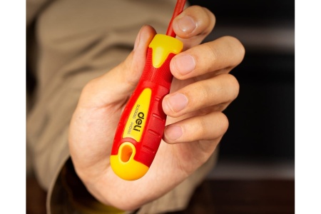 Диэлектрическая крестовая отвертка DELI dl513060 PH0x60, сертификат vde до 1000 В, магнитный наконечник, сталь cr-v, рукоять pp+tpr 110590