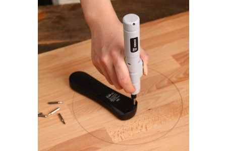 Аккумуляторная отвертка DEKO DKS4-Li + набор бит 10 шт 065-0662