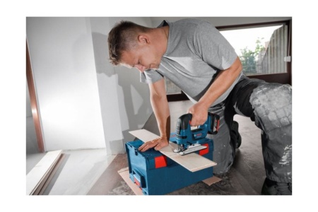 Аккумуляторная лобзиковая пила Bosch GST 18 V-LI B 0.601.5A6.103